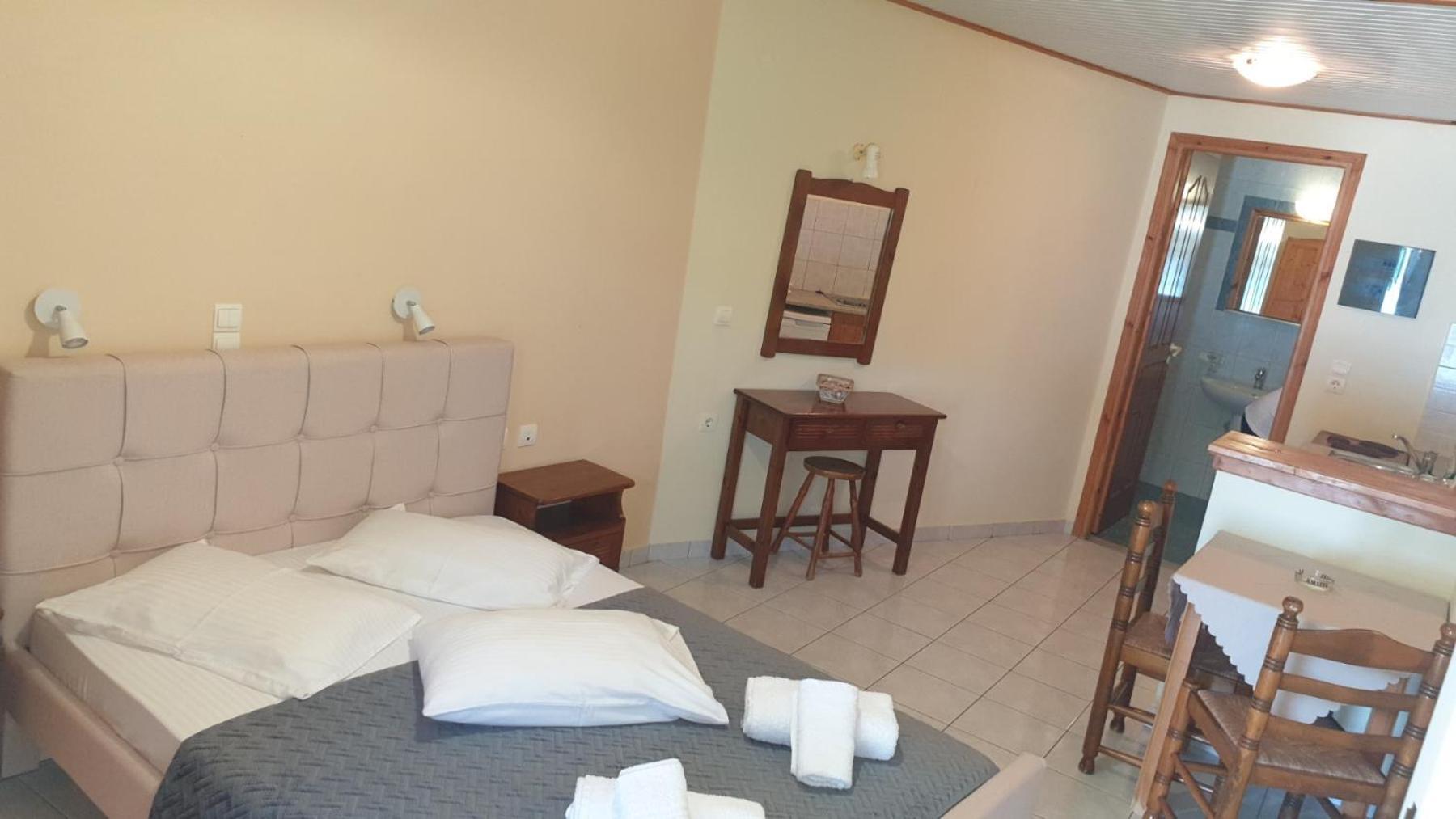 Lithakia  Aggelika Apartments מראה חיצוני תמונה